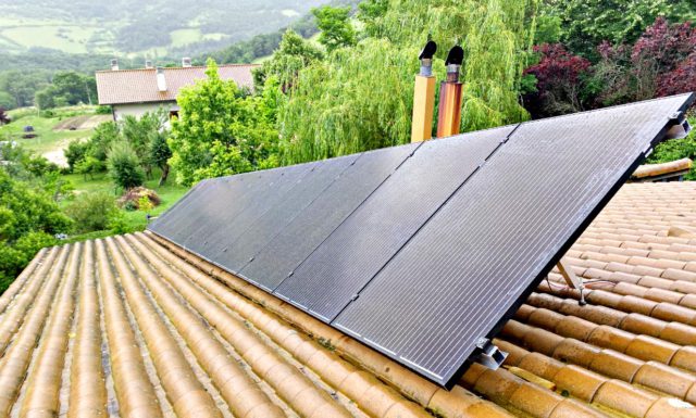 Instalación fotovoltaica para autoconsumo en tejado, en Osacain